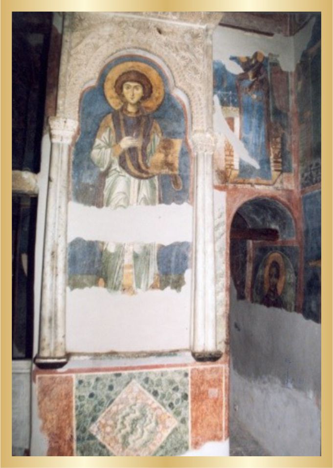 Элемент мраморого иконостаса храма св. Пантелеимона в Нерези, 12 в