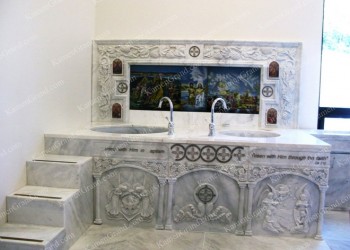 Мраморная купель для церкви из бело-серого камня