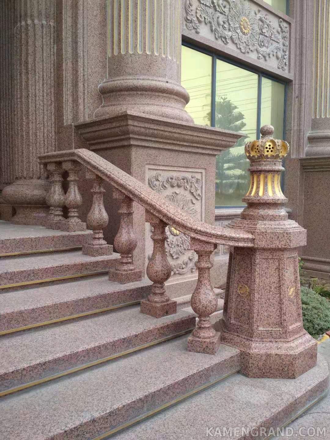 Балюстрада из красного гранита