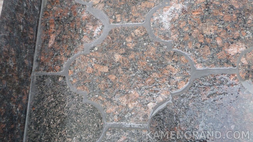 Гранитная плитка термообработанная, серия «Flower», коричневая Tan Brown, 160х200х20 мм