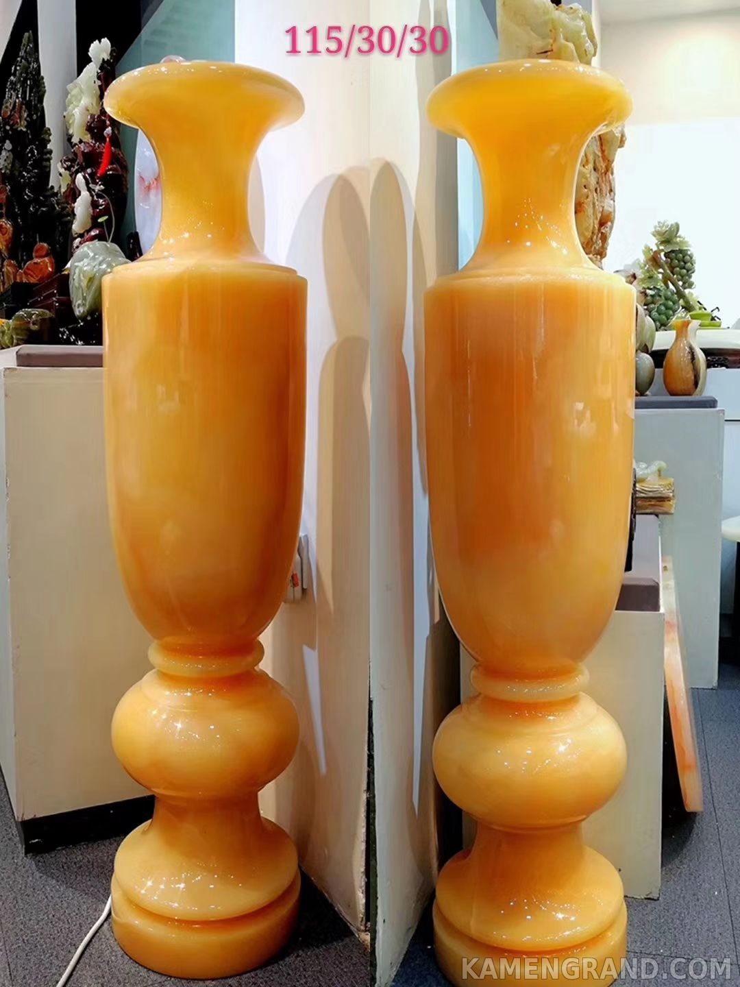 Напольная ваза из желтого нефрита