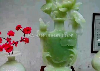 Статуэтка ваза из зеленого нефрита напольная,декор