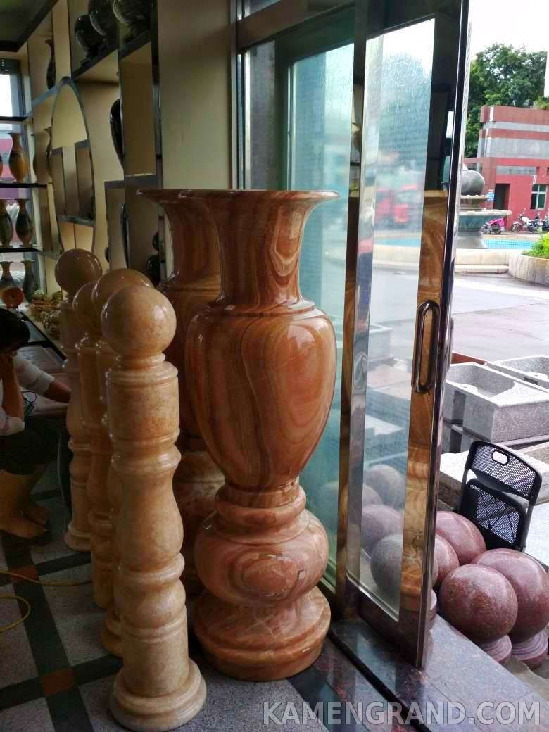 Напольные парные вазы