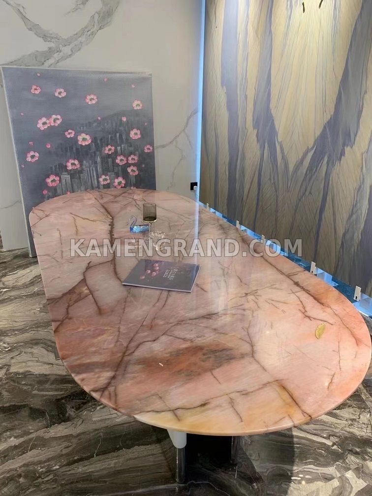 Каменный стол из мрамора, розовый мрамор